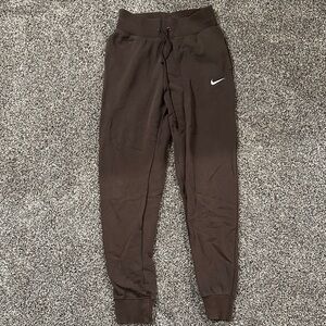 Women’s brown Nike jogger sweatpants